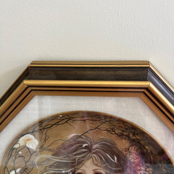 Vintage Framed Romantic Portrait Series Plate 'Lilie' - Picture 8 of 11